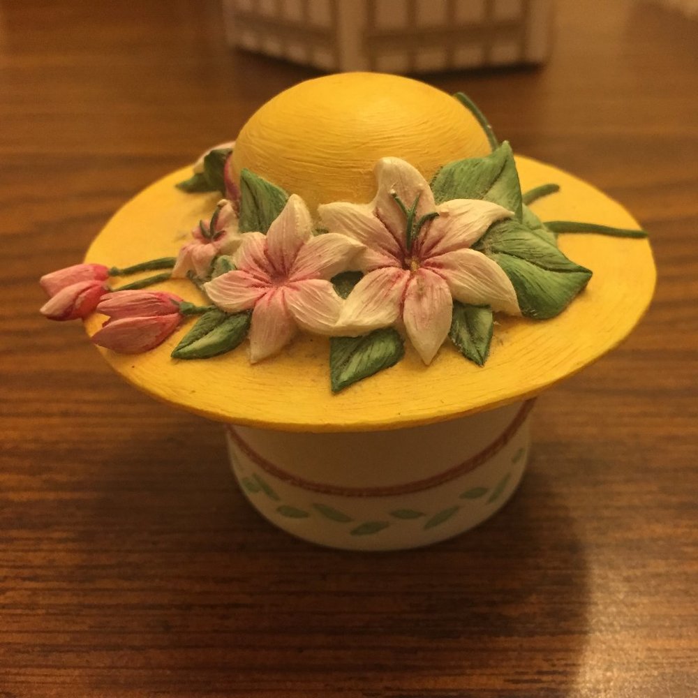 Willow Hall Mini Hat Trinket Box, Designer #7505 Clarissa
